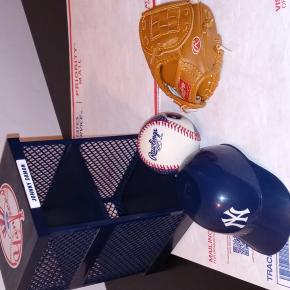 New York Yankees Baseball Memorabilia - Picture 5 of 9